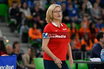 2024-11-07 - Romana Ptáčková (CECHIA) head coach - WOMEN'S EURO BASKET 2025 QUALIFIERS - ITALY VS CZECH REPUBLIC - EVENTS - BASKETBALL