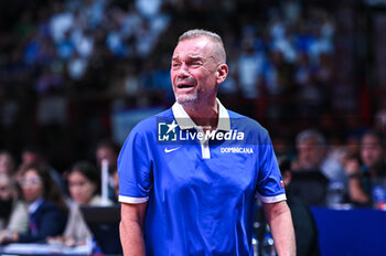 2024-07-03 - Head Coach Néstor Che García of Dominican Republic is playing during the FIBA Olympic Qualifying Tournament 2024, match between Dominican Republic and Greece at Peace & Friendship Stadium on July 3, 2024, in Piraeus, Greece. - DOMINICAN REPUBLIC VS GREECE - FIBA OLYMPIC QUALIFYING TOURNAMENTS - INTERNATIONALS - BASKETBALL