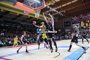 2024-01-07 - # 19 Logan David (Givova Scafati Basket) - BERTRAM DERTHONA TORTONA VS GIVOVA SCAFATI - ITALIAN SERIE A - BASKETBALL