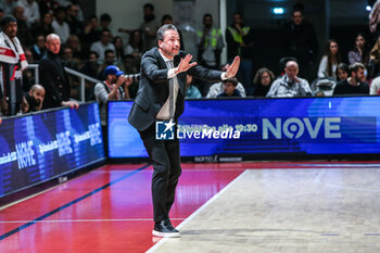 2024-01-07 - Luca Banchi coach Segafredo Bologna - UNAHOTELS REGGIO EMILIA VS VIRTUS SEGAFREDO BOLOGNA - ITALIAN SERIE A - BASKETBALL