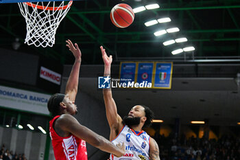 2024-01-06 - Shooting basket of Ky Bowman ( Nutribullet Treviso Basket ) - NUTRIBULLET TREVISO BASKET VS OPENJOBMETIS VARESE - ITALIAN SERIE A - BASKETBALL