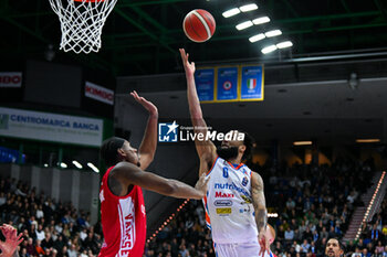 2024-01-06 - Sospension shot of Ky Bowman ( Nutribullet Treviso Basket ) - NUTRIBULLET TREVISO BASKET VS OPENJOBMETIS VARESE - ITALIAN SERIE A - BASKETBALL