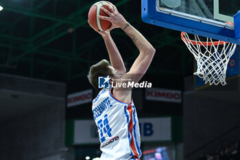 2024-01-21 - Tap-in of Andrea Mezzanotte ( Nutribullet Treviso Basket ) - NUTRIBULLET TREVISO BASKET VS BANCO DI SARDEGNA SASSARI - ITALIAN SERIE A - BASKETBALL