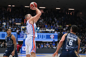 2024-01-21 - Sospension shot of Olisevicius Osvaldas ( Nutribullet Treviso Basket ) - NUTRIBULLET TREVISO BASKET VS BANCO DI SARDEGNA SASSARI - ITALIAN SERIE A - BASKETBALL