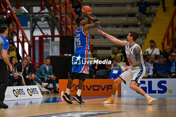 2024-03-03 - Terry Allen (25) Nutribullet Treviso thwarted by Tomislav Zubcic (1) Ge.Vi. Napoli Basket during the series A of italian LBA Basketball Championship match Ge.Vi Napoli vs Nutribullet Trevio at the Palabarbuto - Napoli (Na), March 3, 2024 - GEVI NAPOLI BASKET VS NUTRIBULLET TREVISO BASKET - ITALIAN SERIE A - BASKETBALL