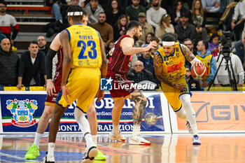 2024-03-03 - Julian Gamble (45) Scafati Basket 1969 during the series A of italian LBA Basketball Championship match Scafati Basket vs Umana Reyer Venezia at the Palamangano - Scafati (Sa), March 3, 2024 - GIVOVA SCAFATI VS UMANA REYER VENEZIA - ITALIAN SERIE A - BASKETBALL