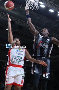 2024-04-01 - Charlie Edward Moore (Estra Pistoia) in action thwarted by Awudu Abass (Segafredo Virtus Bologna) during the LBA italian A1 series basketball championship match Segafredo Virtus Bologna Vs. Estra Pistoia at Segafredo Arena, Bologna, Italy, April 01, 2024 - Photo: Michele Nucci - VIRTUS SEGAFREDO BOLOGNA VS ESTRA PISTOIA - ITALIAN SERIE A - BASKETBALL