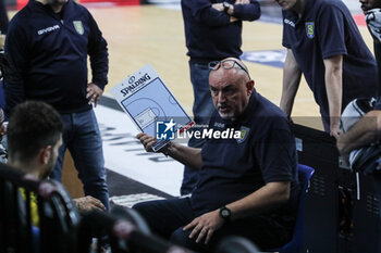 2024-04-07 - Matteo Boniciolli (Givova Scafati Basket) - VANOLI BASKET CREMONA VS GIVOVA SCAFATI - ITALIAN SERIE A - BASKETBALL