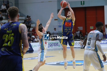2024-04-07 - Riccardo Rossato (Givova Scafati Basket) - VANOLI BASKET CREMONA VS GIVOVA SCAFATI - ITALIAN SERIE A - BASKETBALL