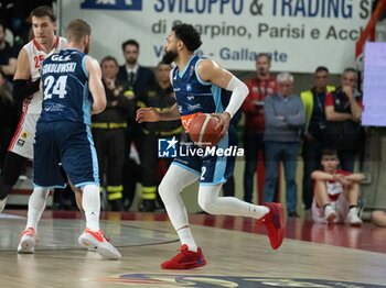 2024-04-07 - 02 Tyler Ennis Generazione Vincente Napoli during the LBA Italy Championship match between Openjobmetis Varese vs Generazione Vincente Napoli , in Varese, Italy, on April 7, 2024 - OPENJOBMETIS VARESE VS GEVI NAPOLI BASKET - ITALIAN SERIE A - BASKETBALL
