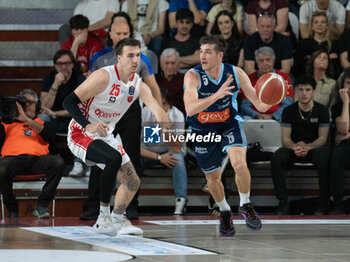 2024-04-07 - 05 Giovanni De NicolaoGenerazione Vincente Napoli and 25 Hugo Besson Openjobmetis Varese during the LBA Italy Championship match between Openjobmetis Varese vs Generazione Vincente Napoli , in Varese, Italy, on April 7, 2024 - OPENJOBMETIS VARESE VS GEVI NAPOLI BASKET - ITALIAN SERIE A - BASKETBALL