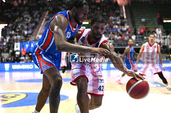 2024-04-14 - Actions of Kyle Hines ( Armani Milano ) during BASKETBALL - ITALIAN SERIE A game between Nutribullet Treviso Basket and EA7 Emporio ARMANI MILANO at Palaverde in Villorba, Italy on   April 14, 2024 - NUTRIBULLET TREVISO BASKET VS EA7 EMPORIO ARMANI MILANO - ITALIAN SERIE A - BASKETBALL