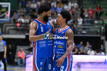 2024-04-14 - Ky Bowman and Justin Robinson ( Nutribullet Treviso ) during BASKETBALL - ITALIAN SERIE A game between Nutribullet Treviso Basket and EA7 Emporio ARMANI MILANO at Palaverde in Villorba, Italy on   April 14, 2024 - NUTRIBULLET TREVISO BASKET VS EA7 EMPORIO ARMANI MILANO - ITALIAN SERIE A - BASKETBALL