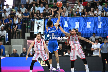 2024-04-14 - Actions of Ky Bowman ( Nutribullet Treviso ) during BASKETBALL - ITALIAN SERIE A game between Nutribullet Treviso Basket and EA7 Emporio ARMANI MILANO at Palaverde in Villorba, Italy on   April 14, 2024 - NUTRIBULLET TREVISO BASKET VS EA7 EMPORIO ARMANI MILANO - ITALIAN SERIE A - BASKETBALL
