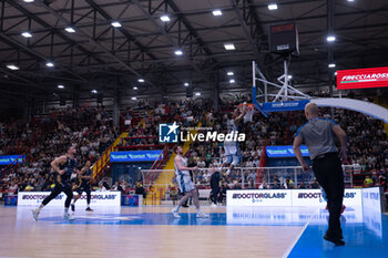 2024-04-14 - Markel Brown of Gevi Napoli Basket dunk - GEVI NAPOLI BASKET VS BANCO DI SARDEGNA SASSARI - ITALIAN SERIE A - BASKETBALL