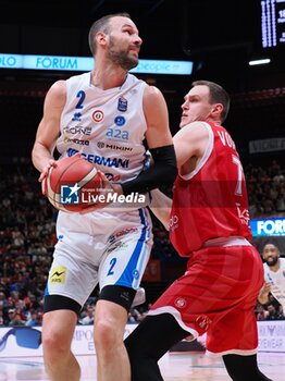 2024-04-28 - Miro Bilan (Germani Brescia) & Johannes Voigtmann (EA7 Emporio Armani Olimpia Milano) - EA7 EMPORIO ARMANI MILANO VS GERMANI BRESCIA - ITALIAN SERIE A - BASKETBALL