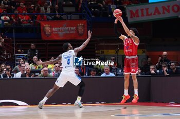 28/04/2024 - Denzel Valentine (EA7 Emporio Armani Olimpia Milano) & Jason Burnell (Germani Brescia) - EA7 EMPORIO ARMANI MILANO VS GERMANI BRESCIA - SERIE A ITALIA - BASKET