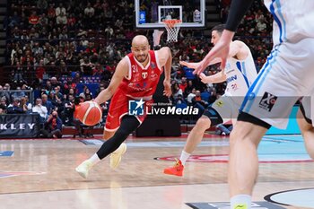 28/04/2024 - Shavon Shields (EA7 Emporio Armani Olimpia Milano) & John Petrucelli (Germani Brescia) - EA7 EMPORIO ARMANI MILANO VS GERMANI BRESCIA - SERIE A ITALIA - BASKET