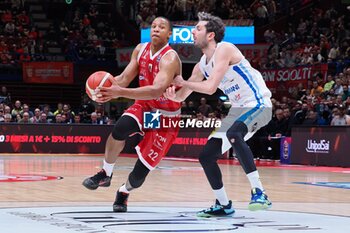 2024-04-28 - Devon Hall (EA7 Emporio Armani Olimpia Milano) & Amedeo Della Valle (Germani Brescia) - EA7 EMPORIO ARMANI MILANO VS GERMANI BRESCIA - ITALIAN SERIE A - BASKETBALL