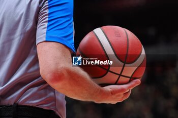 28/04/2024 - Basketball referee - EA7 EMPORIO ARMANI MILANO VS GERMANI BRESCIA - SERIE A ITALIA - BASKET