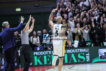 2024-04-28 - # 5 Chris Dowe (Bertram Derthona Basket Tortona) - BERTRAM DERTHONA TORTONA VS VIRTUS SEGAFREDO BOLOGNA - ITALIAN SERIE A - BASKETBALL