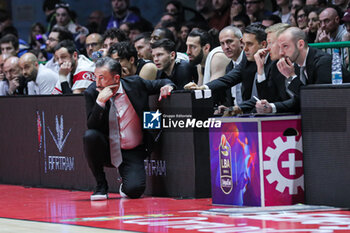 2024-04-28 - Luca Banchi (Virtus Segrafredo Bologna) - BERTRAM DERTHONA TORTONA VS VIRTUS SEGAFREDO BOLOGNA - ITALIAN SERIE A - BASKETBALL