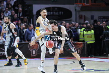 28/04/2024 - #6 Pajola Alessandro (Virtus Segafredo Bologna) adn #4 Ross Colbey (Bertram Derthona Basket Tortona) - BERTRAM DERTHONA TORTONA VS VIRTUS SEGAFREDO BOLOGNA - SERIE A ITALIA - BASKET