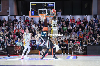 2024-04-28 - # 32 Retin Obasohan (Bertram Derthona Basket Tortona) - BERTRAM DERTHONA TORTONA VS VIRTUS SEGAFREDO BOLOGNA - ITALIAN SERIE A - BASKETBALL