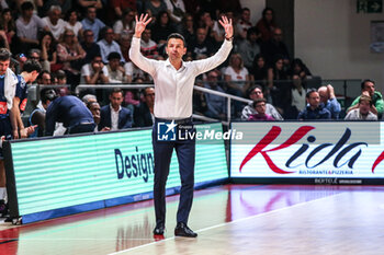 2024-04-28 - Igor Milicic coach Generazione Vincente Napoli - UNAHOTELS REGGIO EMILIA VS GEVI NAPOLI BASKET - ITALIAN SERIE A - BASKETBALL