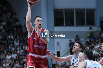 2024-05-05 - Johannes Voigtmann (EA7 emporio Armani Milano) - VANOLI BASKET CREMONA VS EA7 EMPORIO ARMANI MILANO - ITALIAN SERIE A - BASKETBALL