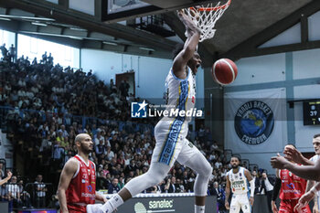 2024-05-05 - Paul Eboua (Vanoli Cremona) - VANOLI BASKET CREMONA VS EA7 EMPORIO ARMANI MILANO - ITALIAN SERIE A - BASKETBALL