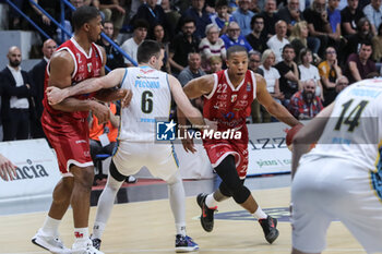 2024-05-05 - Devon Hall (EA7 emporio Armani Milano) - VANOLI BASKET CREMONA VS EA7 EMPORIO ARMANI MILANO - ITALIAN SERIE A - BASKETBALL