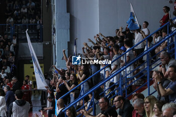 2024-05-05 - Vanoli Cremona fans - VANOLI BASKET CREMONA VS EA7 EMPORIO ARMANI MILANO - ITALIAN SERIE A - BASKETBALL