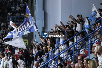 05/05/2024 - Vanoli Cremona fans - VANOLI BASKET CREMONA VS EA7 EMPORIO ARMANI MILANO - SERIE A ITALIA - BASKET