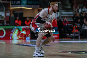 2024-03-30 - Niccolo Mannion #4 of Pallacanestro Varese OpenJobMetis seen in action during LBA Lega Basket A 2023/24 Regular Season game between Pallacanestro Varese OpenJobMetis and Germani Brescia at Itelyum Arena, Varese, Italy on March 30, 2024 - OPENJOBMETIS VARESE VS GERMANI BRESCIA - ITALIAN SERIE A - BASKETBALL