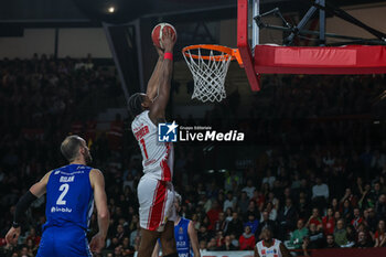 2024-03-30 - Skylar Spencer #7 of Pallacanestro Varese OpenJobMetis (R) seen in action during LBA Lega Basket A 2023/24 Regular Season game between Pallacanestro Varese OpenJobMetis and Germani Brescia at Itelyum Arena, Varese, Italy on March 30, 2024 - OPENJOBMETIS VARESE VS GERMANI BRESCIA - ITALIAN SERIE A - BASKETBALL