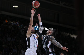 2024-05-11 - Kyle Weems (Tortona) during the LBA during game 1 of the playoffs of the Italian Serie A1 basketball championship Segafredo Virtus Bologna Vs. Bertram Derthona Tortona at Segafredo Arena, Bologna, Italy, May 11, 2024 - Photo: Michele Nucci - PLAYOFF - VIRTUS SEGAFREDO BOLOGNA VS BERTRAM DERTHONA TORTONA - ITALIAN SERIE A - BASKETBALL