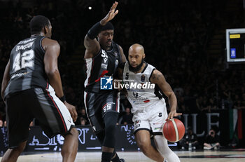 2024-05-11 - Chris Dowe (Tortona) in action thwarted by Awudu Abass (Bologna) during the LBA during game 1 of the playoffs of the Italian Serie A1 basketball championship Segafredo Virtus Bologna Vs. Bertram Derthona Tortona at Segafredo Arena, Bologna, Italy, May 11, 2024 - Photo: Michele Nucci - PLAYOFF - VIRTUS SEGAFREDO BOLOGNA VS BERTRAM DERTHONA TORTONA - ITALIAN SERIE A - BASKETBALL