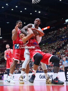 2024-05-12 - Devon Hall (EA7 Emporio Armani Olimpia Milano) & Derek Cooke Jr (Dolomiti Energia Trento) - PLAYOFF - EA7 EMPORIO ARMANI MILANO VS DOLOMITI ENERGIA TRENTO - ITALIAN SERIE A - BASKETBALL