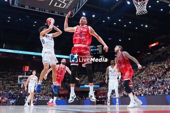 2024-05-12 - Quinn Ellis (Dolomiti Energia Trento) & Diego Flaccadori (EA7 Emporio Armani Olimpia Milano) - PLAYOFF - EA7 EMPORIO ARMANI MILANO VS DOLOMITI ENERGIA TRENTO - ITALIAN SERIE A - BASKETBALL