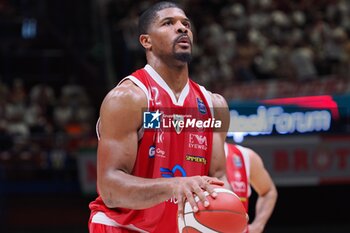 2024-05-12 - Kyle Hines (EA7 Emporio Armani Olimpia Milano) - PLAYOFF - EA7 EMPORIO ARMANI MILANO VS DOLOMITI ENERGIA TRENTO - ITALIAN SERIE A - BASKETBALL