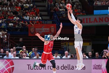 2024-05-12 - Daulton Hommes (Dolomiti Energia Trento) & Giampaolo Ricci (EA7 Emporio Armani Olimpia Milano) - PLAYOFF - EA7 EMPORIO ARMANI MILANO VS DOLOMITI ENERGIA TRENTO - ITALIAN SERIE A - BASKETBALL