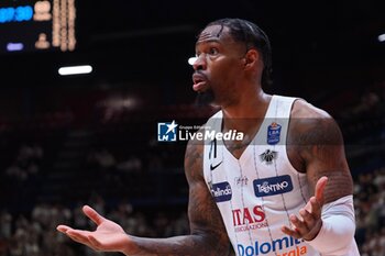 2024-05-12 - Derek Cooke Jr (Dolomiti Energia Trento) - PLAYOFF - EA7 EMPORIO ARMANI MILANO VS DOLOMITI ENERGIA TRENTO - ITALIAN SERIE A - BASKETBALL