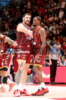 2024-05-16 - Amedeo Tessitori (Umana Reyer Venezia), Jordan Parks (Umana Reyer Venezia) - PLAYOFF - UNAHOTELS REGGIO VS UMANA REYER VENEZIA - ITALIAN SERIE A - BASKETBALL