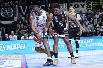 2024-05-18 - #42 Dunston Bryant (Virtus Segafredo Bologna) and # 32 Retin Obasohan (Bertram Derthona Basket Tortona) - PLAYOFF - BERTRAM DERTHONA TORTONA VS VIRTUS SEGAFREDO BOLOGNA - ITALIAN SERIE A - BASKETBALL