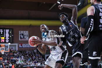 2024-05-18 - #42 Dunston Bryant (Virtus Segafredo Bologna) and #14 Kamagate Ismael Sindou (Bertram Derthona Basket Tortona) - PLAYOFF - BERTRAM DERTHONA TORTONA VS VIRTUS SEGAFREDO BOLOGNA - ITALIAN SERIE A - BASKETBALL