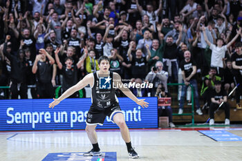 2024-05-18 - # 7 Leonardo Candi (Bertram Derthona Basket Tortona) and supporters Tortona - PLAYOFF - BERTRAM DERTHONA TORTONA VS VIRTUS SEGAFREDO BOLOGNA - ITALIAN SERIE A - BASKETBALL