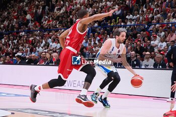 2024-05-27 - Amedeo Della Valle (Germani Brescia) & Devon Hall (EA7 Emporio Armani Olimpia Milano) - EA7 EMPORIO ARMANI MILANO VS GERMANI BRESCIA - ITALIAN SERIE A - BASKETBALL