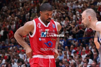 2024-05-27 - Kyle Hines (EA7 Emporio Armani Olimpia Milano) - EA7 EMPORIO ARMANI MILANO VS GERMANI BRESCIA - ITALIAN SERIE A - BASKETBALL