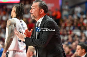 2024-05-29 - Virtus Segrafedo Bologna ’s Head Coach Luca Banchi gestures - UMANA REYER VENEZIA VS VIRTUS SEGAFREDO BOLOGNA - ITALIAN SERIE A - BASKETBALL